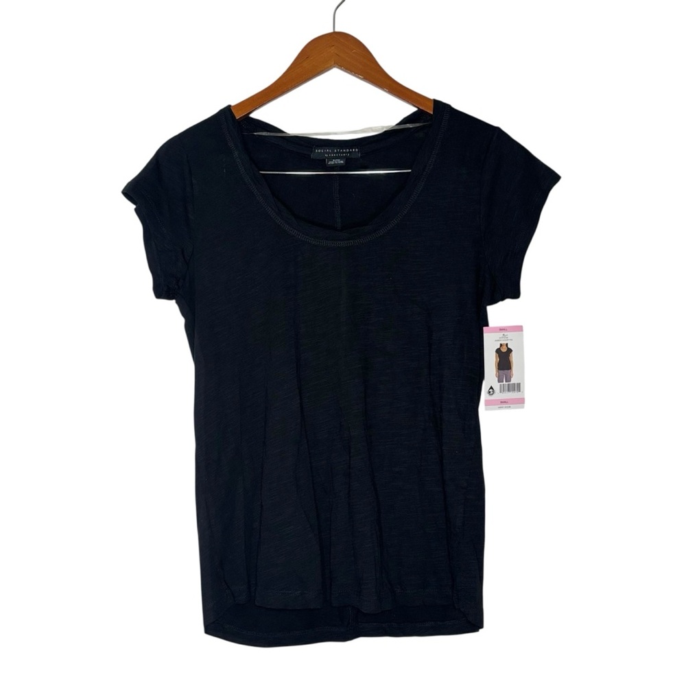SOCIAL STANDARD by sanctuary

S/CH Black Top‎